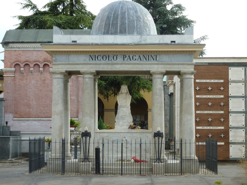 Могила Паганини в Парме
