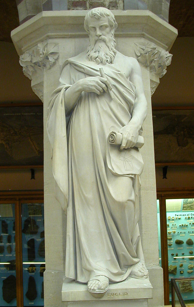 статуя Евклида