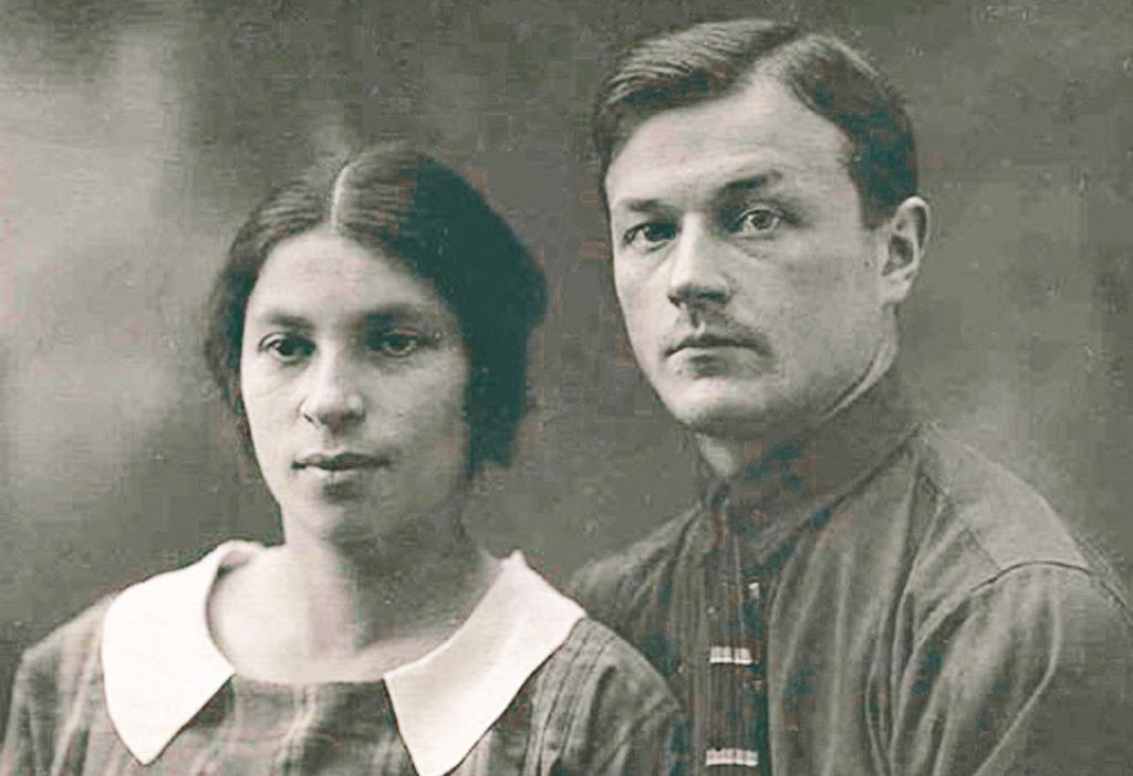 Агния Барто с первым мужем