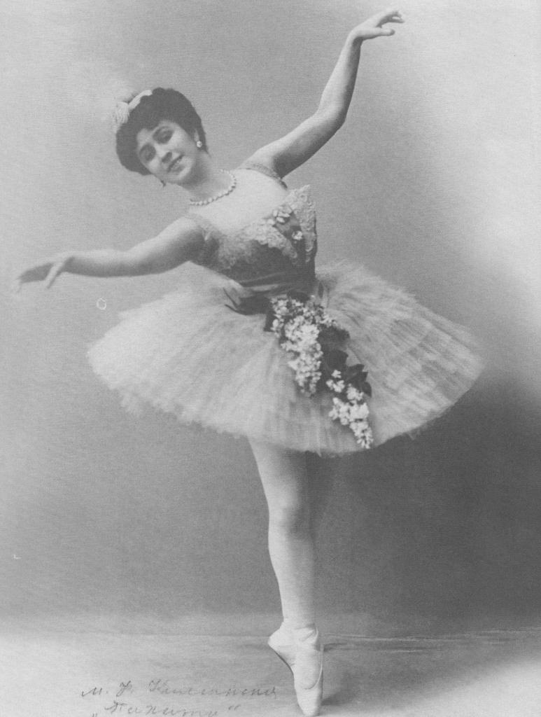 Миниатюрная балерина Кшесинская