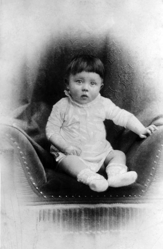 Детство Гитлера - биография